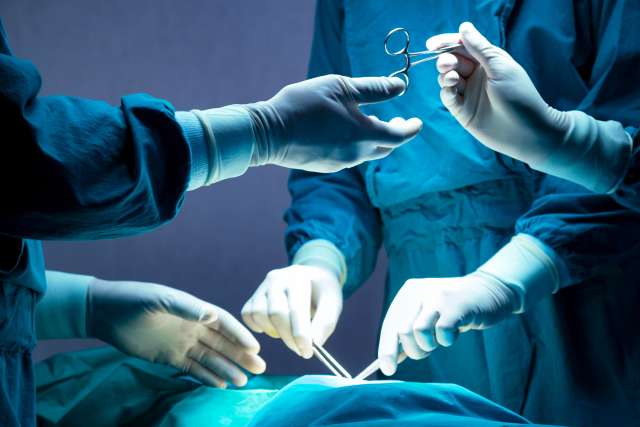 Modern cancer treatment equipment at Healius Bangalore offering high-quality oncology care at low cost.